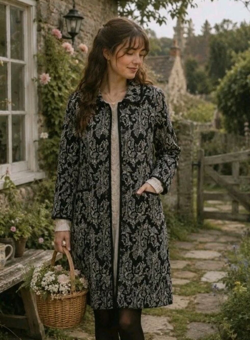 Cambridge Dry Goods Petite Black White 100% Wool Paisley Knit Cardigan Coat PS